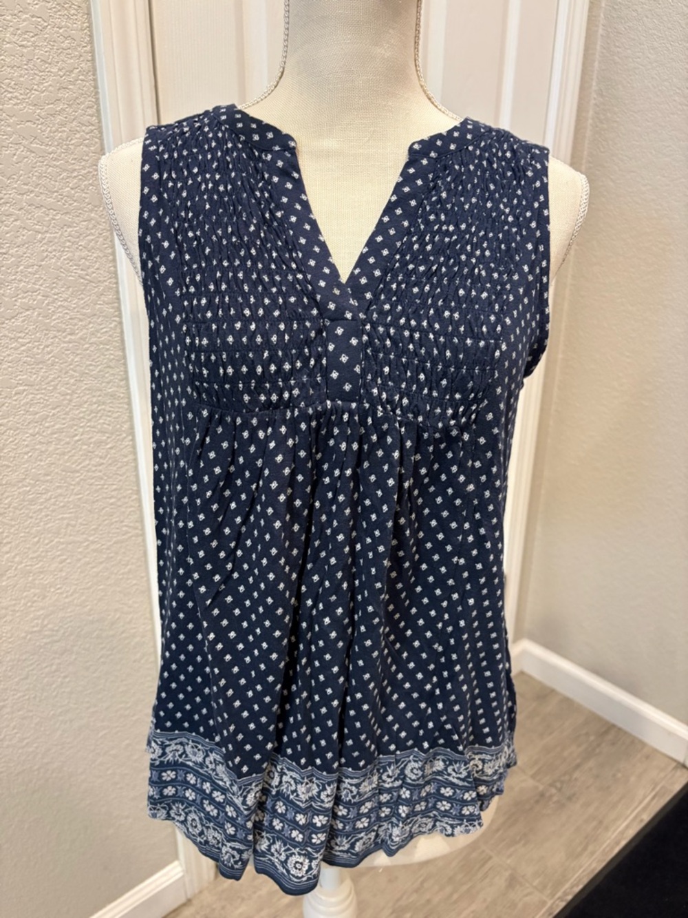 Lucky Brand Navy Blue Sleeveless Printed Split V-Neck Tank
